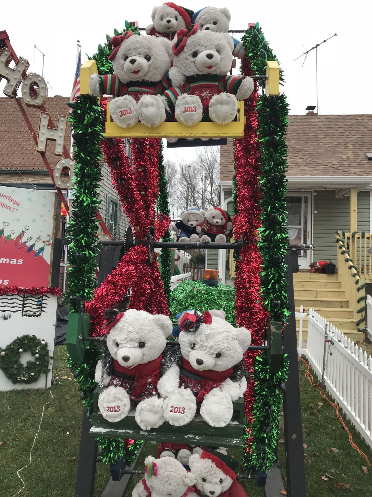 Peteyville is the Christmas light display to end all Christmas light displays